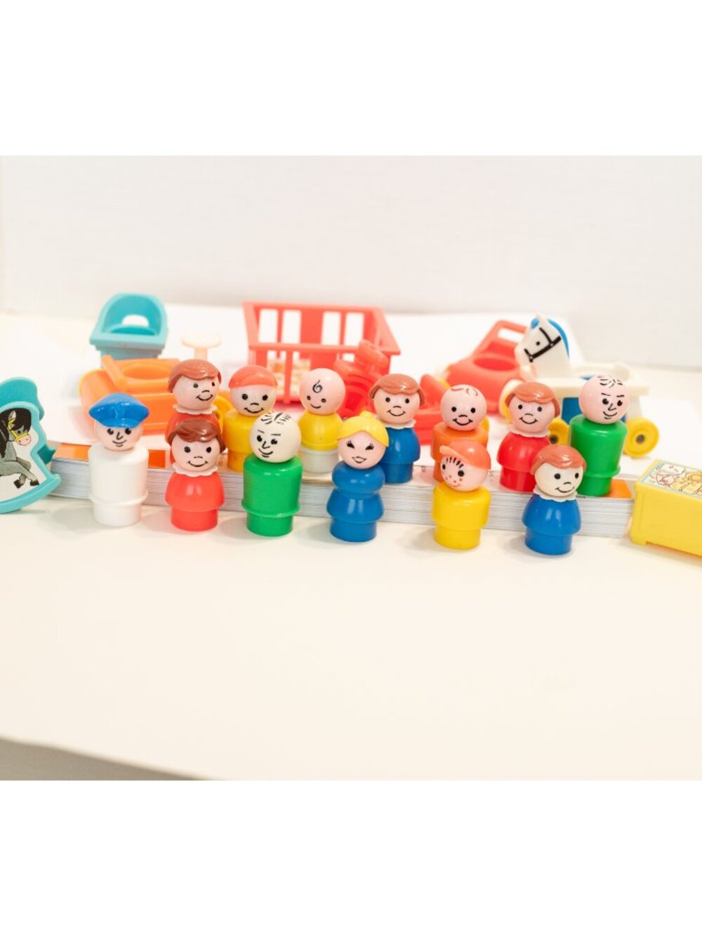Vintage Fisher Price Little People Furniture Nursery Baby Crib Chair Tricycle - Picture 3 of 15